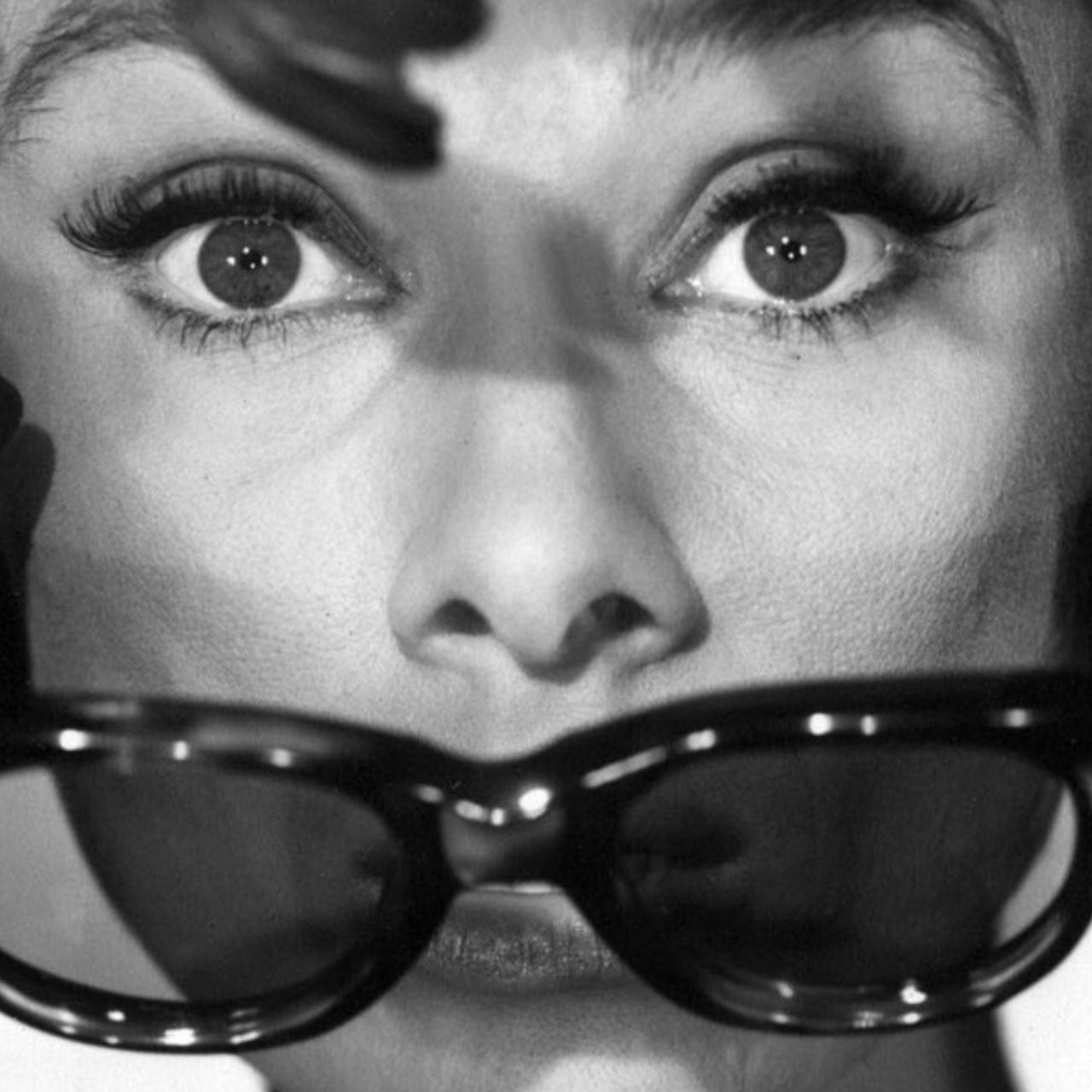 Iconic Celebrities Who Wore Oliver Goldsmith Glasses